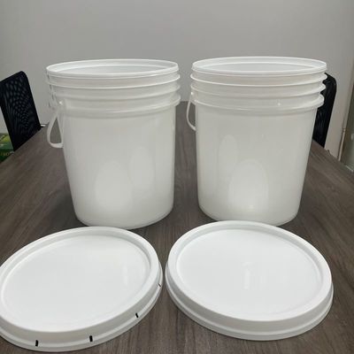 푸른색으로 인쇄된 7 갤론 플라스틱 버킷