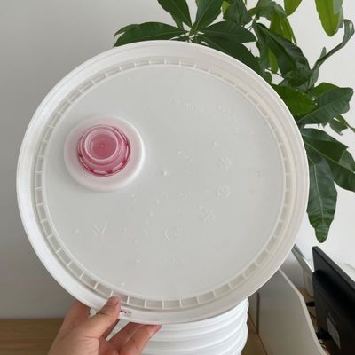 둥글고 내구성 있는 18 리터 5 갤론 플라스틱 버킷
